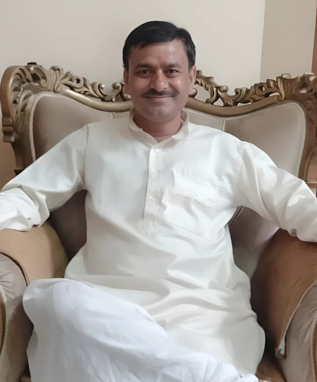 Pandit Aditya Narayan Ji - Experienced Vedic priest performing traditional Hindu rituals in Pune